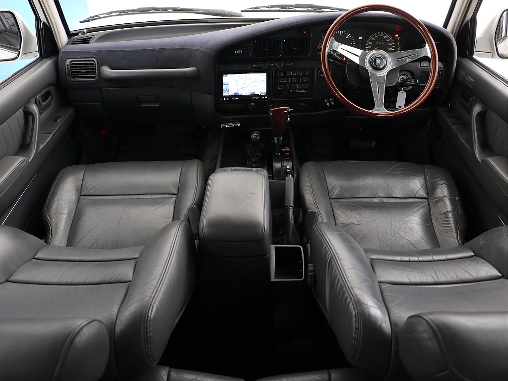 希少な純正オプション・本革パワーシート車！レアですね♪