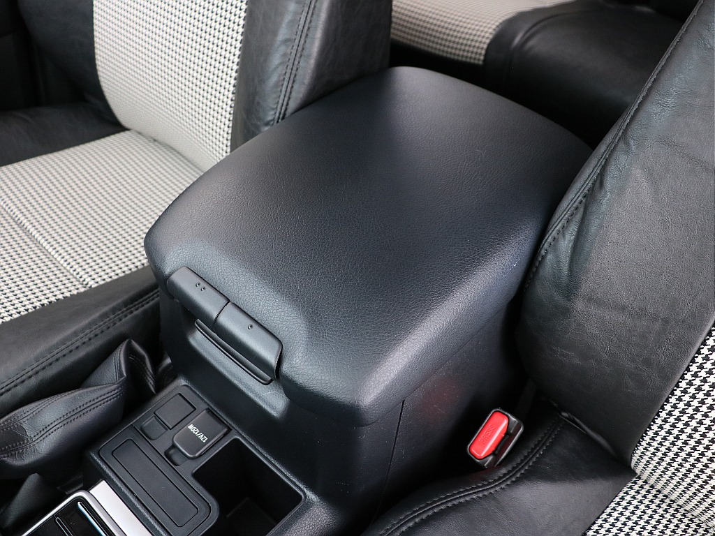 トヨタ ランドクルーザープラド(57枚目)