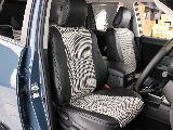 運転席には新品オリジナル千鳥柄シートカバーを装着！
