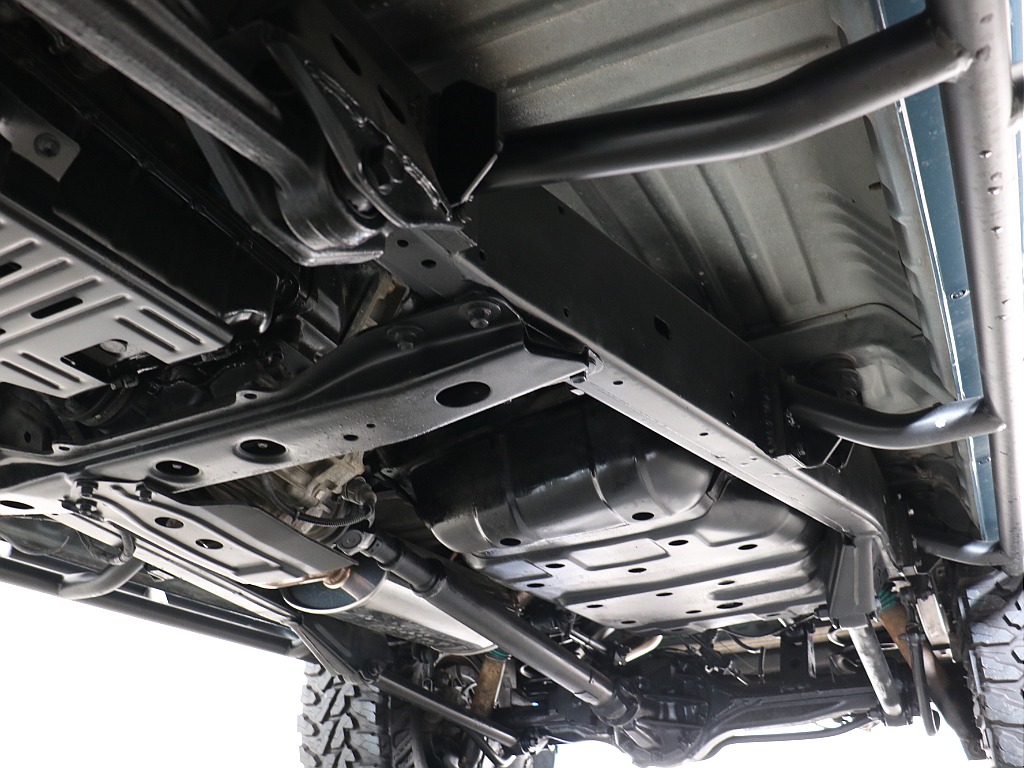 ランクルの代名詞でもある、ラダーフレーム！劣悪な錆やダメージは見受けられず、まだまだお乗り頂けます！