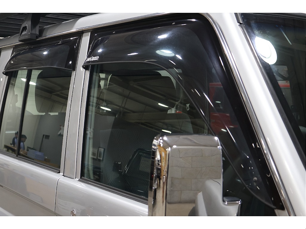 トヨタ ランドクルーザー70(28枚目)