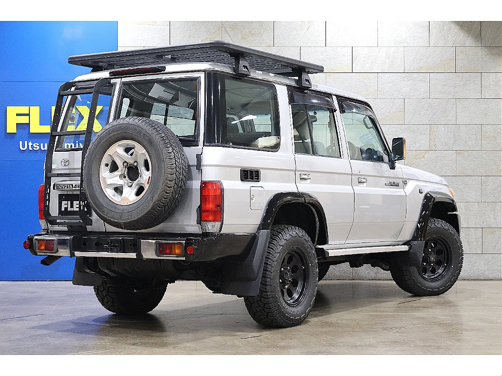 トヨタ ランドクルーザー70(6枚目)