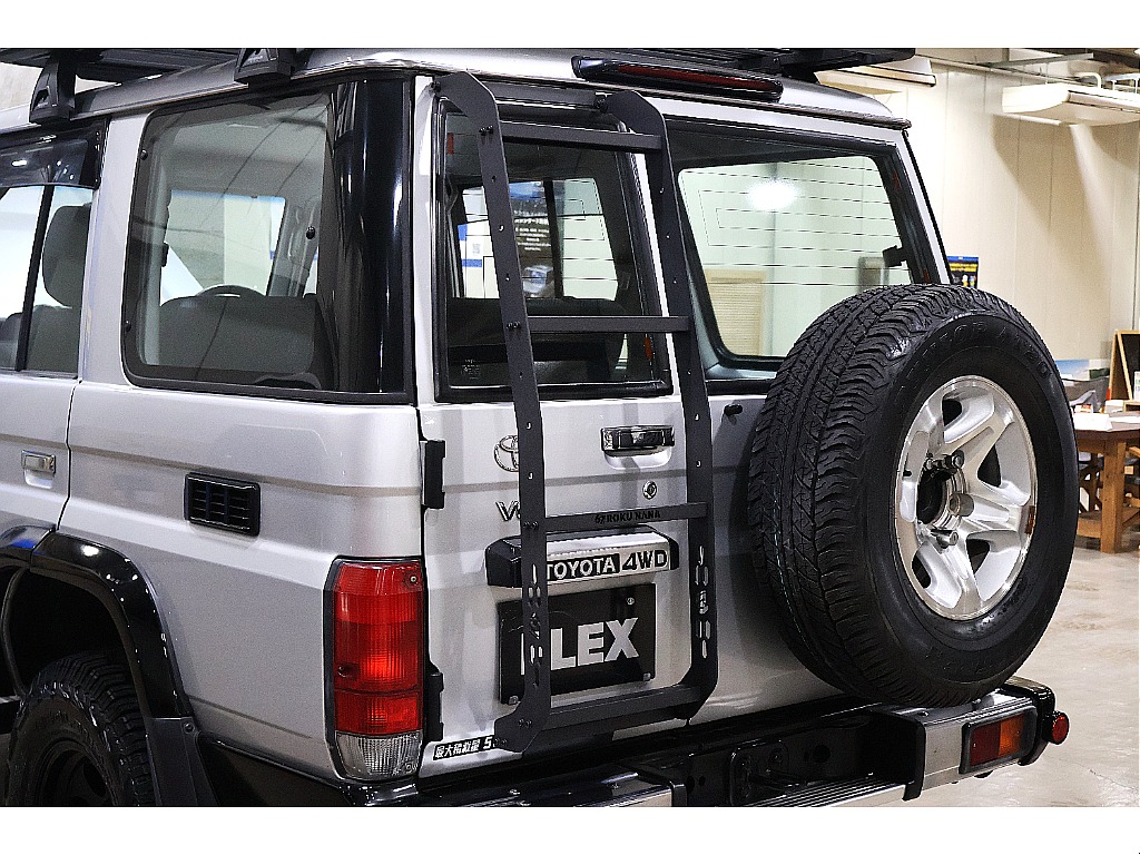 トヨタ ランドクルーザー70(7枚目)