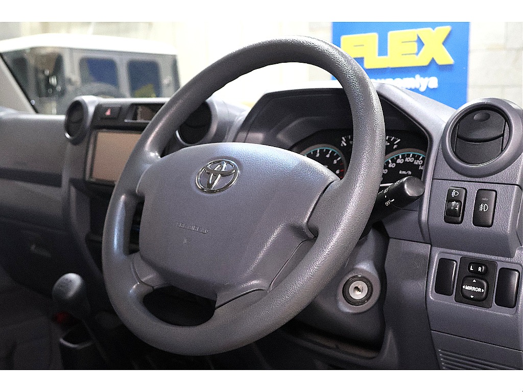 トヨタ ランドクルーザー70(10枚目)