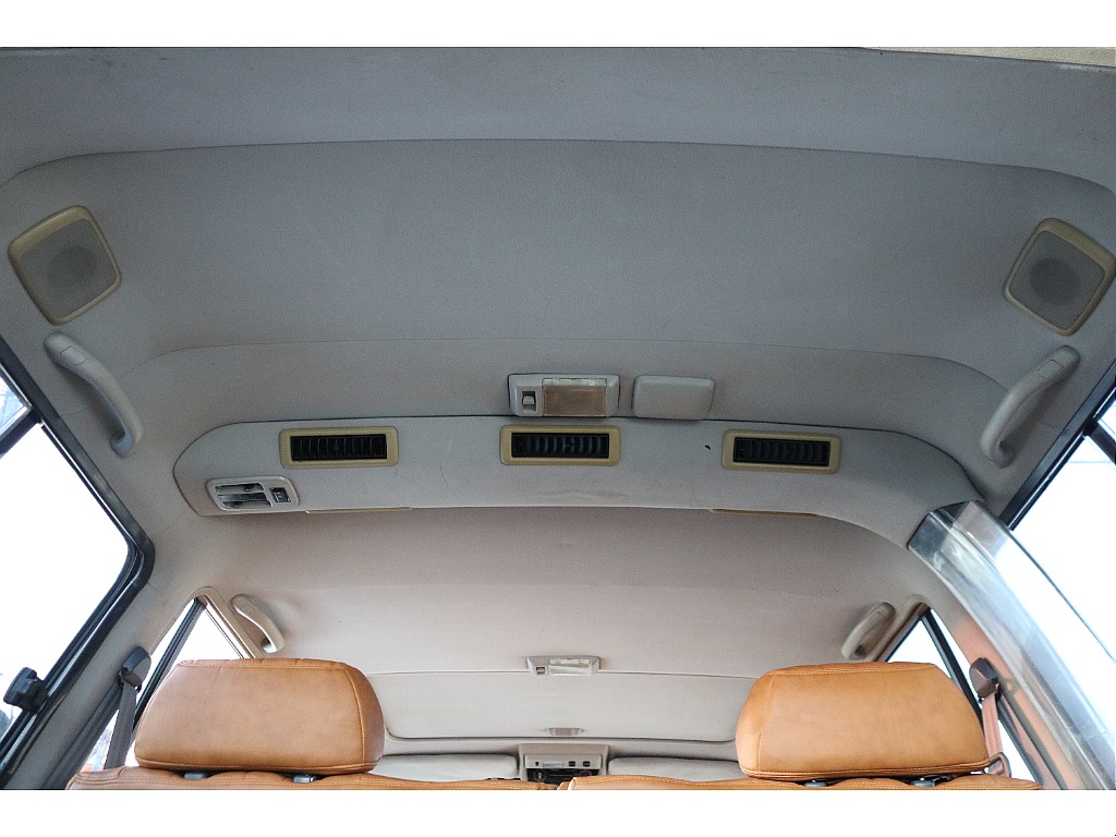 天張りにはたるみやシミ等見受けられません！