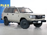 ベージュボディーカラーに角目4灯フェイスが、よりクラシックな印象でカッコイイですね！