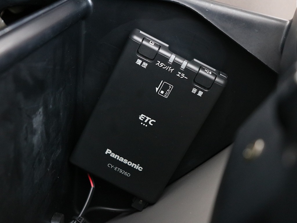 グローブボックス内に設置したETC車載器！