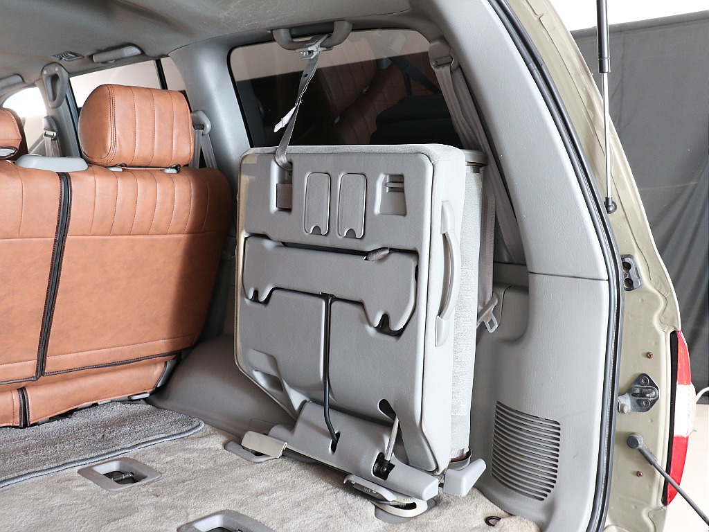 ラゲッジスペース右！