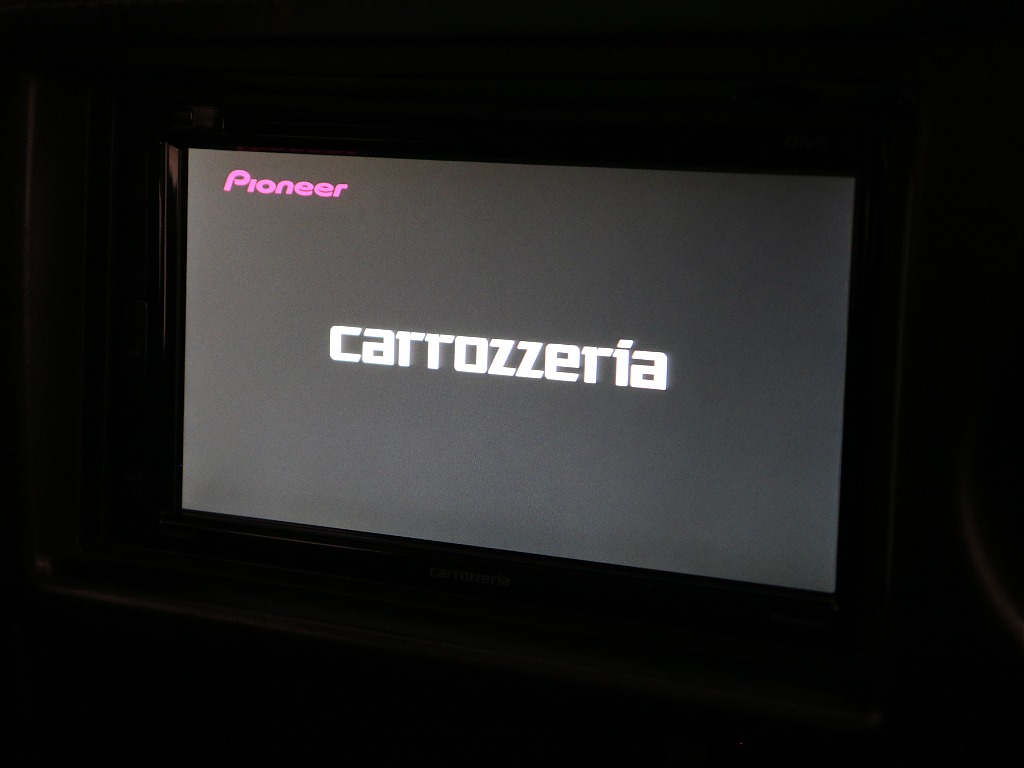 carrozzeriaのディスプレイオーディオ搭載！