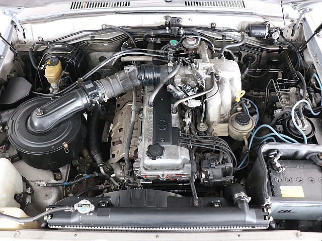 １FZ4500㏄のエンジン搭載！展示前整備済みのお車ですので、安心してお乗りいただけます！