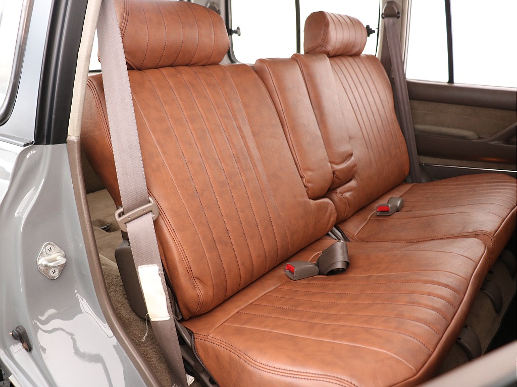 2列目シートはかなり広々した印象！大人の方もかなり余裕をもってお乗りいただけます！