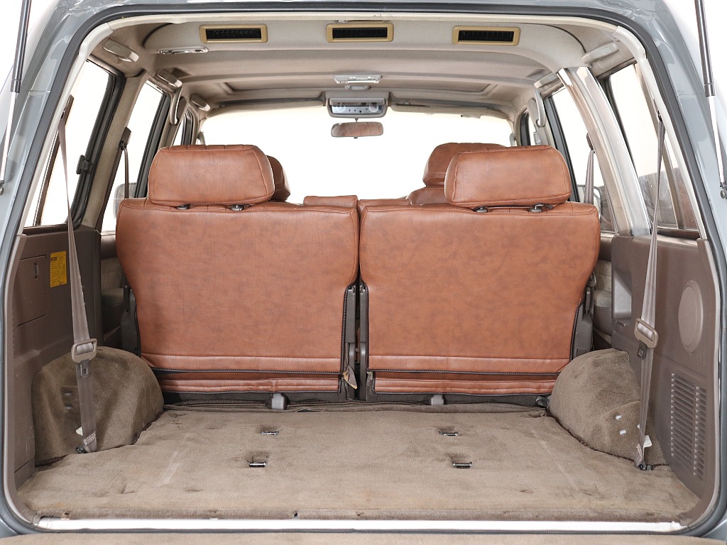 ラゲッジスペース！キャンプ好きにはたまらない！物がたくさん載ります♪