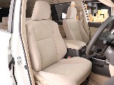 運転席は、ヘタリも少なくコンディション良好！
