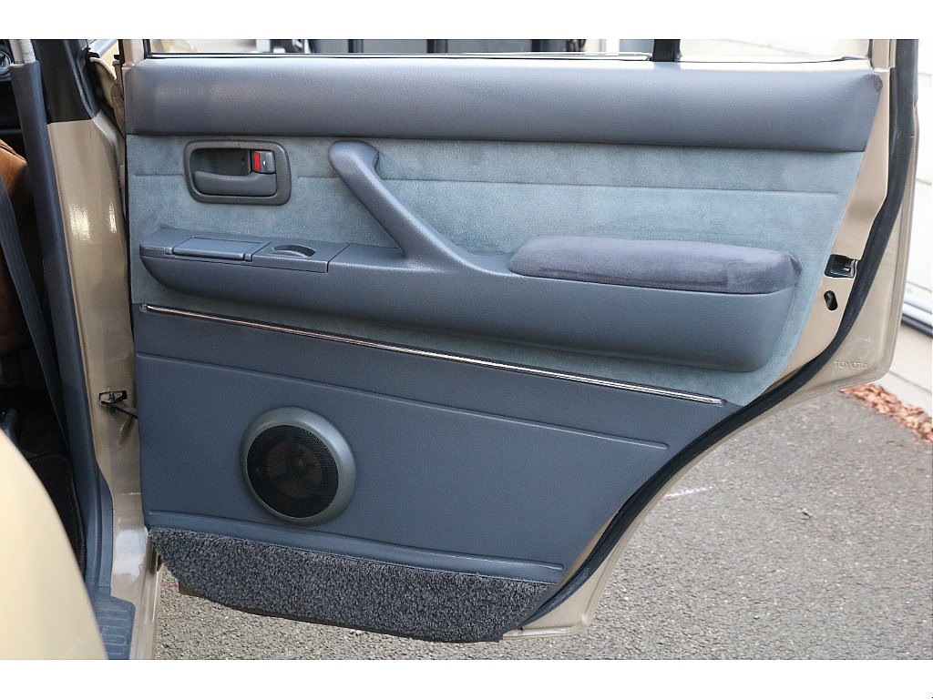 トヨタ ランドクルーザー80(13枚目)