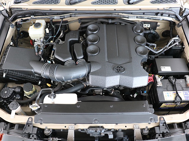 4.0L！ガソリンエンジン！耐久性にも評判がある１ＧＲエンジン！
