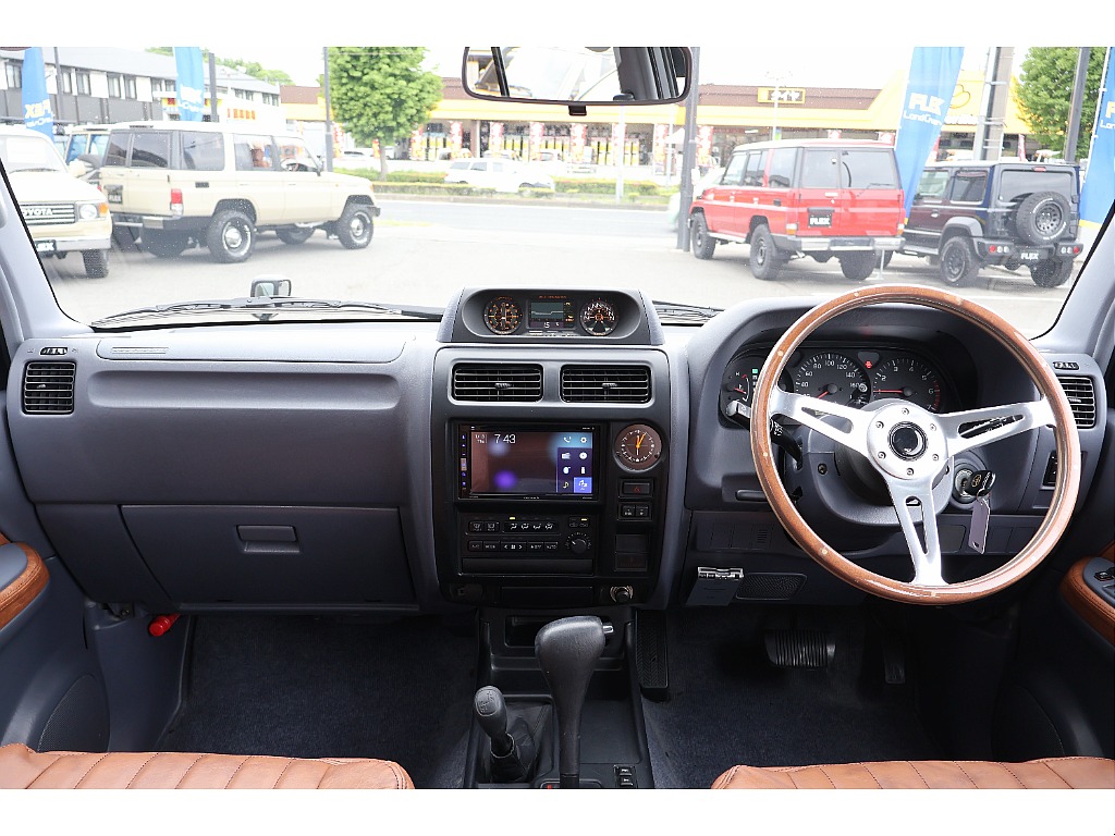 95プラドは日常使いに特化したインパネです！操作のしやすさ・配置すべてが最良！