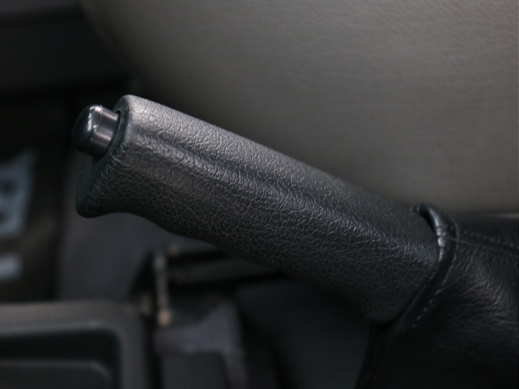 サイドブレーキ！