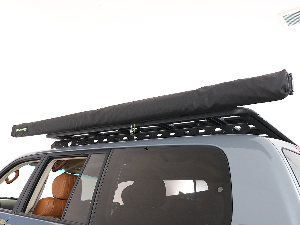 ライノラックにアイアンマンサイドオーニング！キャンプやアウトドアでは嬉しい高額アイテムです！