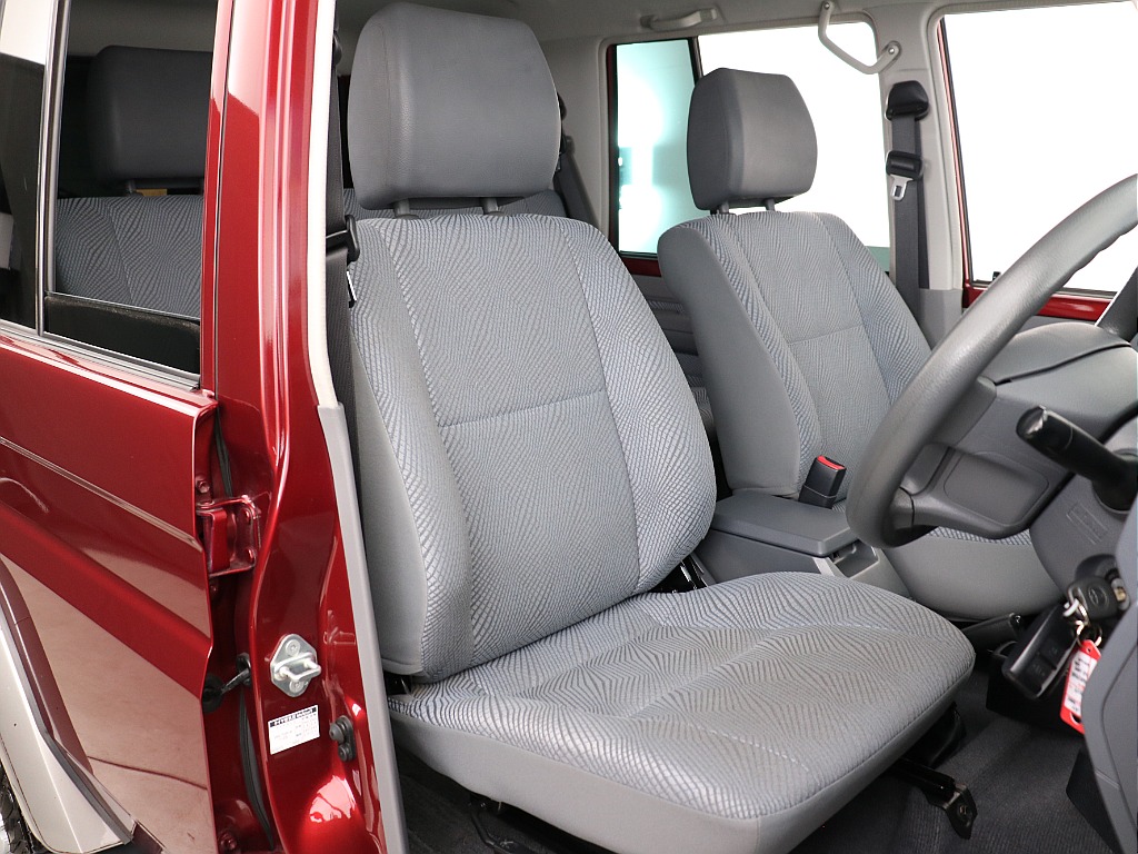 運転席もご覧のクオリティー！