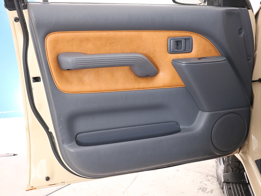 助手席ドアトリム！