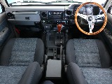 1列目はご覧の通り！きれいなお車が当店に入庫して嬉しい限りです！