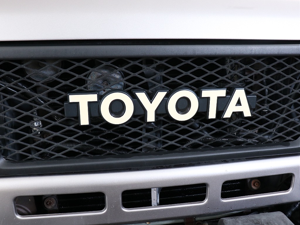 TOYOTA横文字！