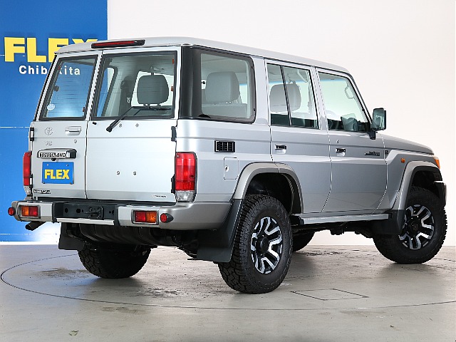 背面タイヤレスのお車です！