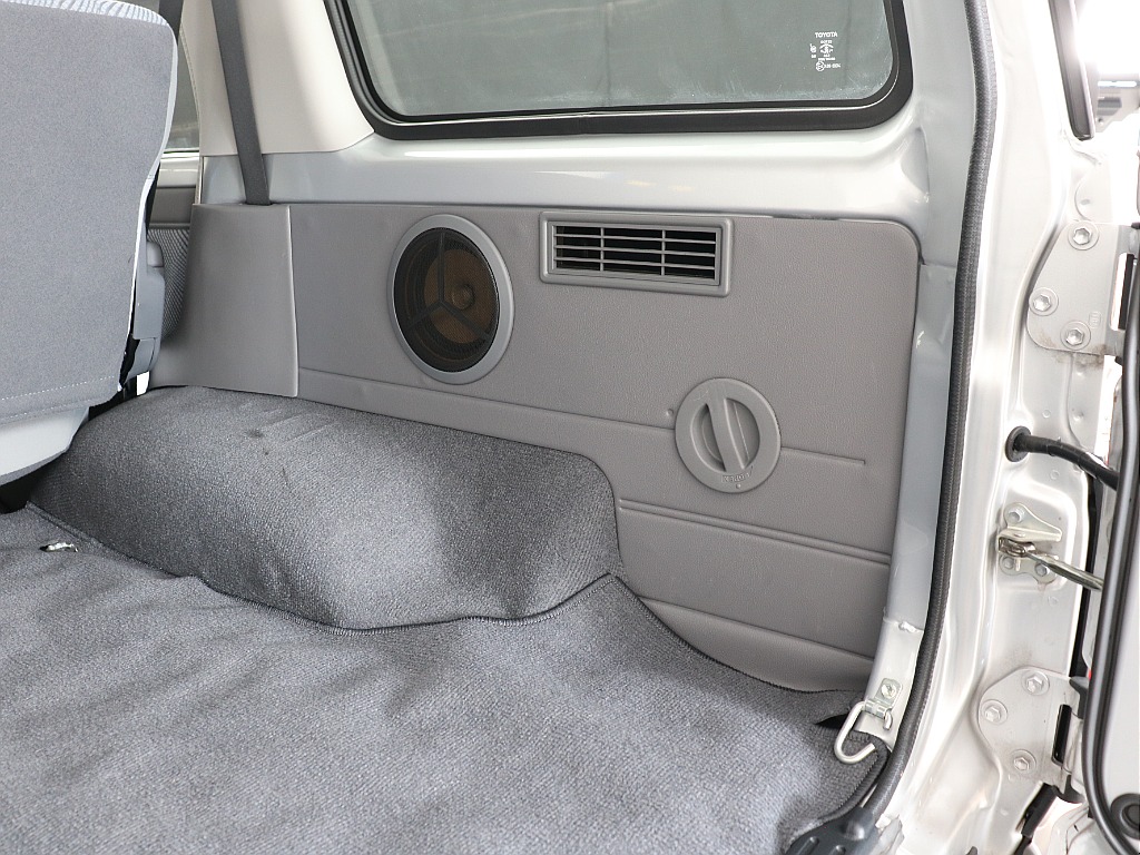 ラゲッジスペース右！