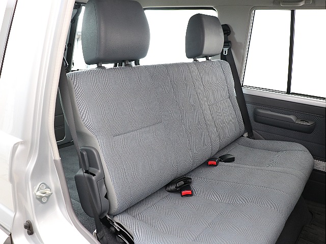 2列目はご覧の通り！跳ね上げ可能となっております！