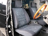 運転席も綺麗に保たれております！