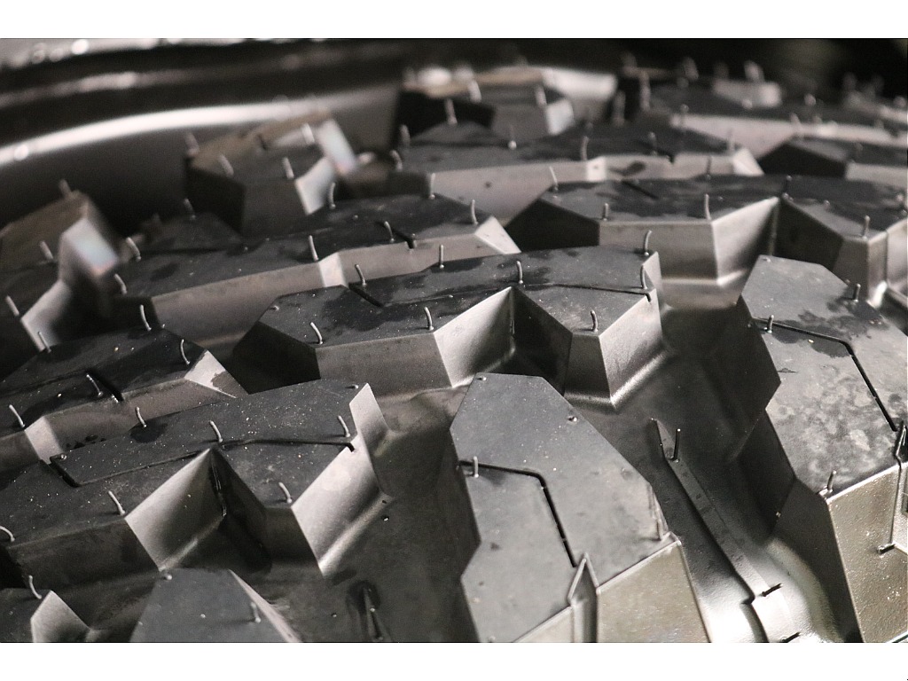 新品ジオランダーＭ／Ｔ Ｇ００３タイヤ×新品ＭＧデーモン１６インチアルミホイール☆