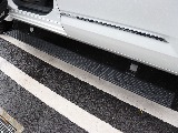電動サイドステップで乗り降りも楽チン☆