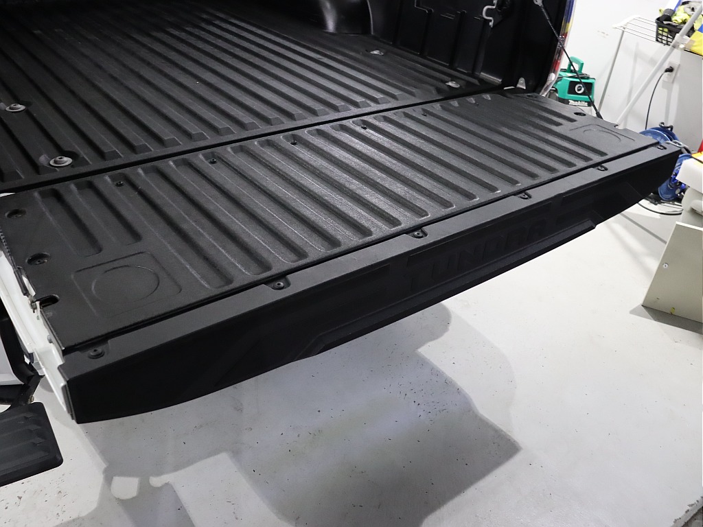 テールゲート内張り！