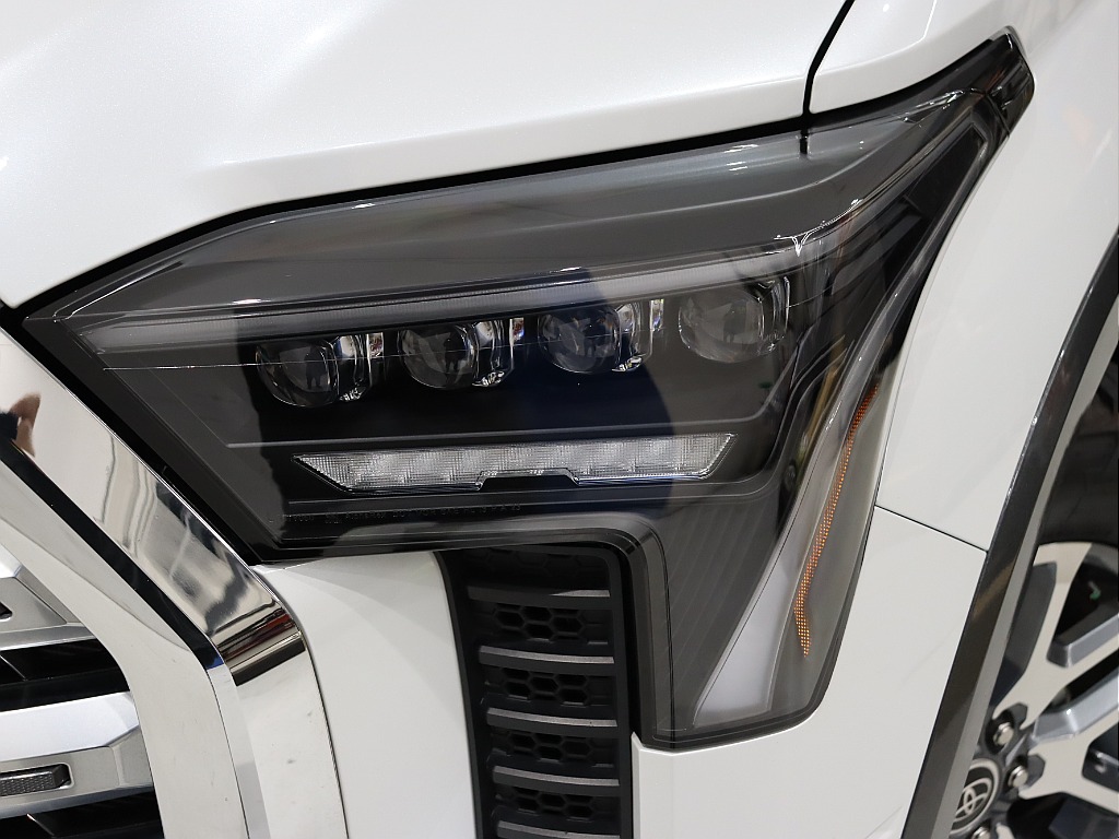 新品オリジナル3眼ヘッドライト！