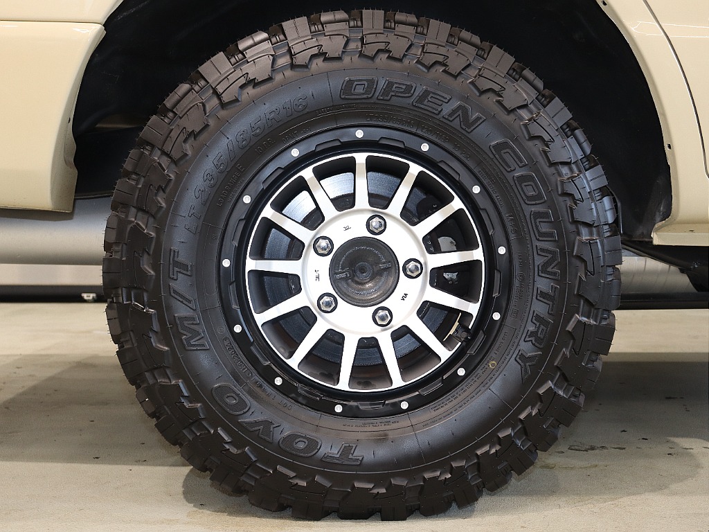 オリジナルＸＥＬＦ03ｒｃ106ホイール オープンカントリー255/85/16MT