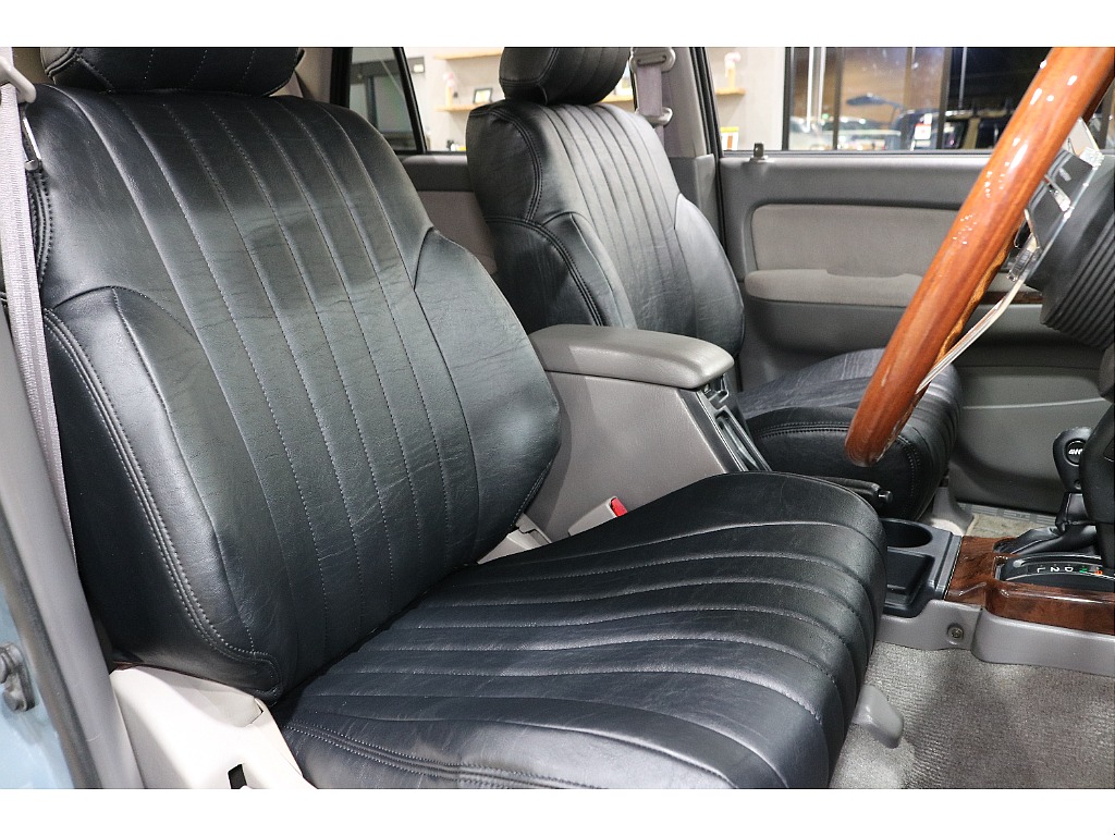 フレックスオリジナルレザー調シートカバーをインストールしました。