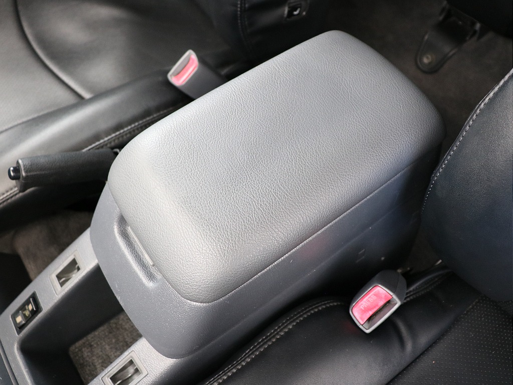 センターアームレスト！