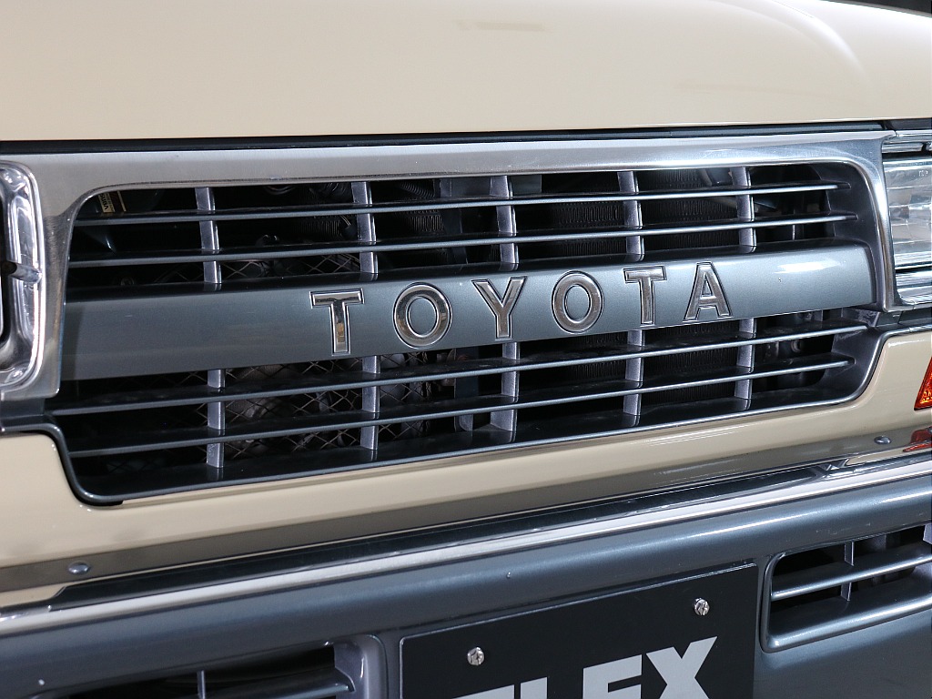 横文字TOYOTAグリル！