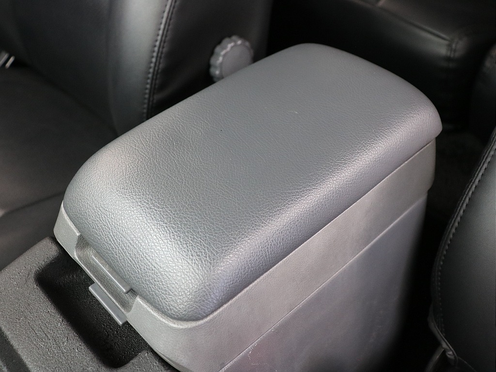 センターアームレスト！