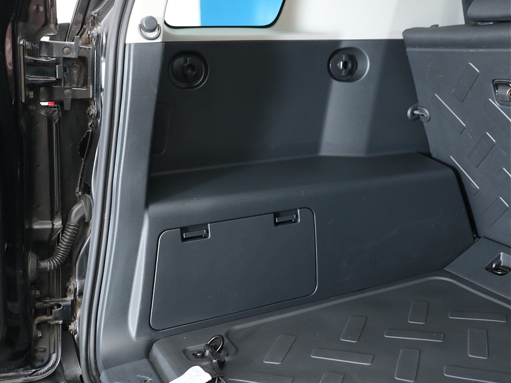 ラゲッジスペース左！