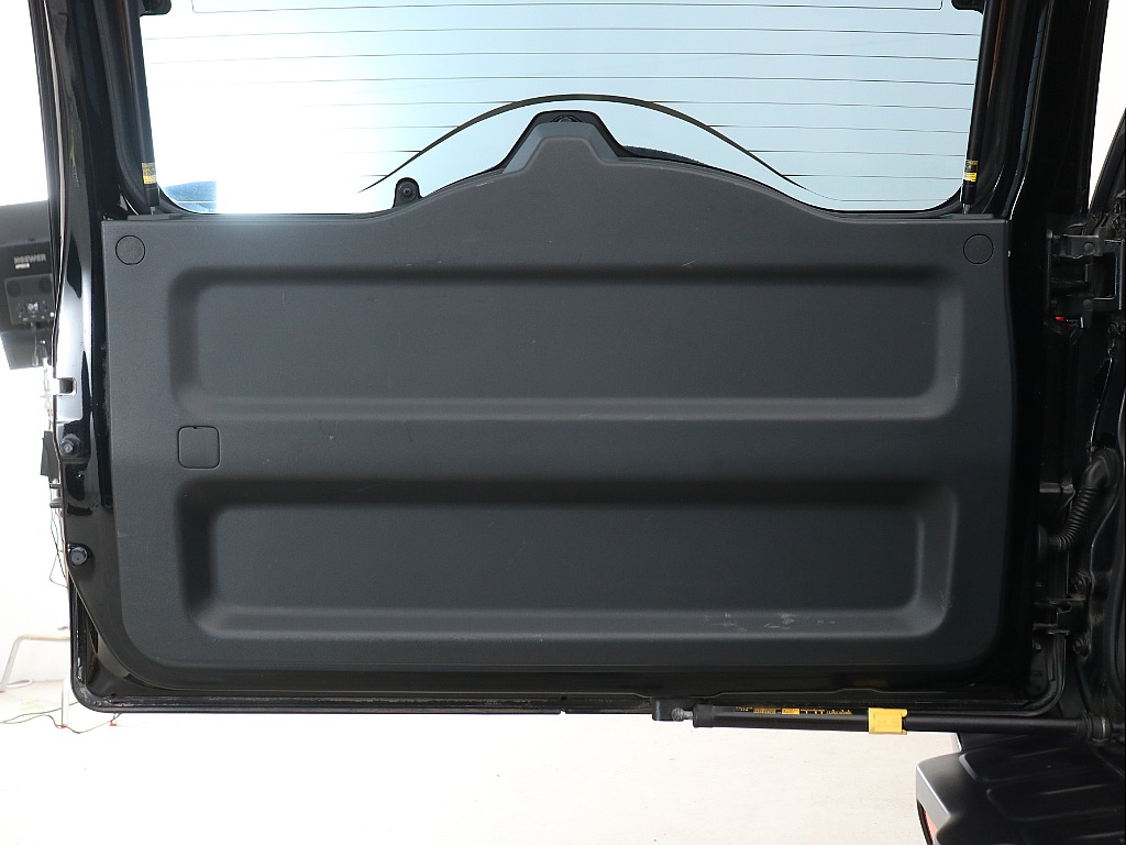 リアゲートトリム！