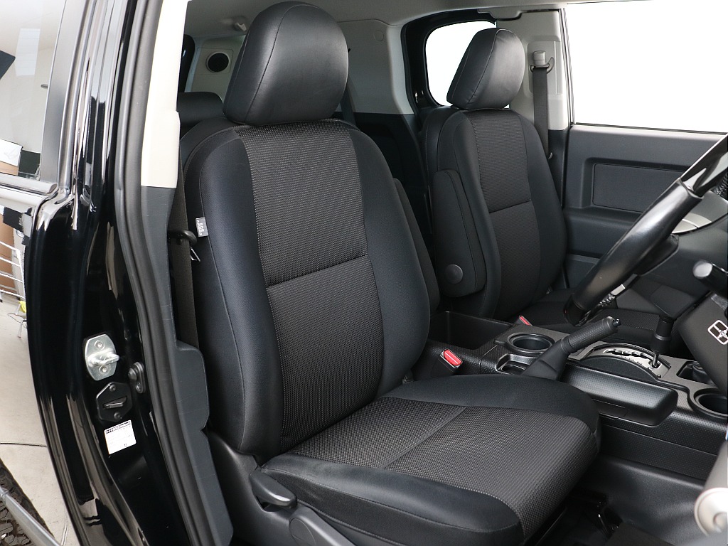 シートの状態もかなりいいね！スレやシミ等は見受けられません！