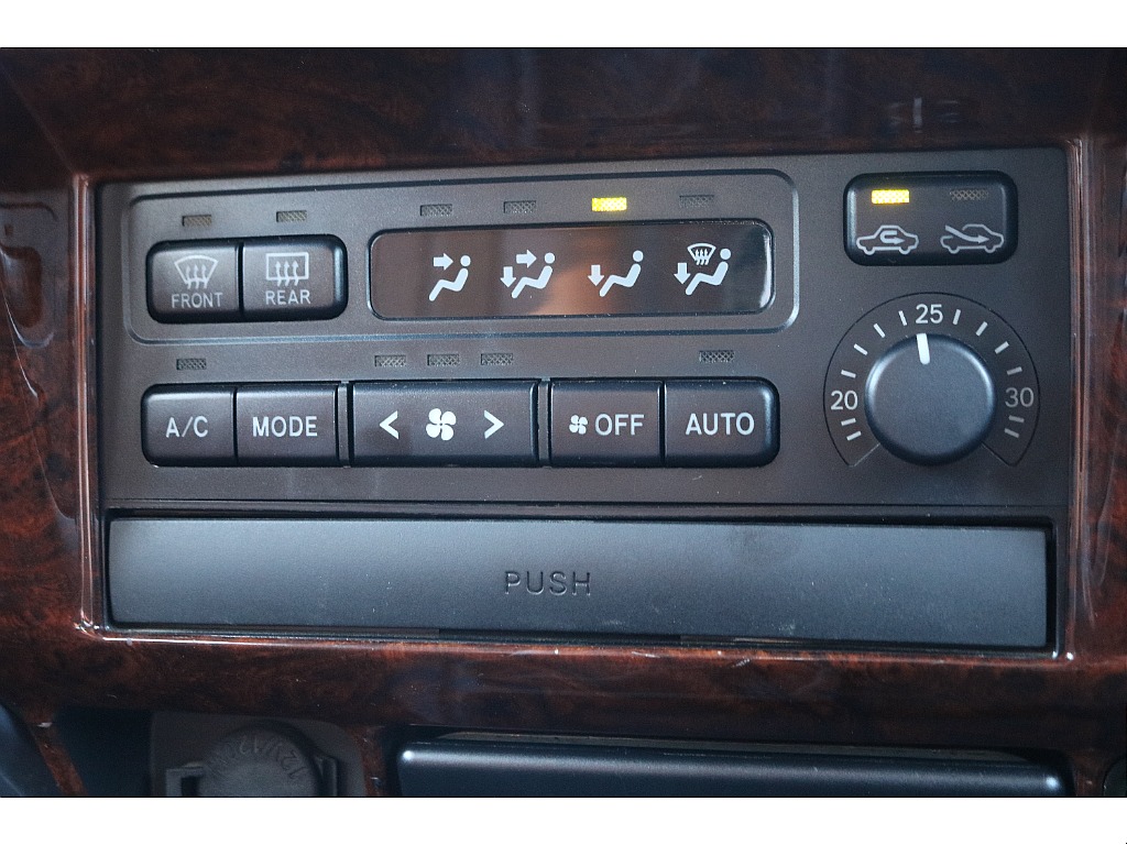 操作性に優れたエアコンスイッチ！