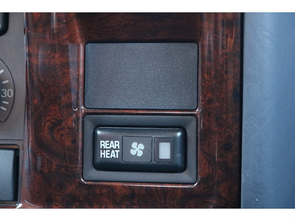 リヤヒータースイッチ！
