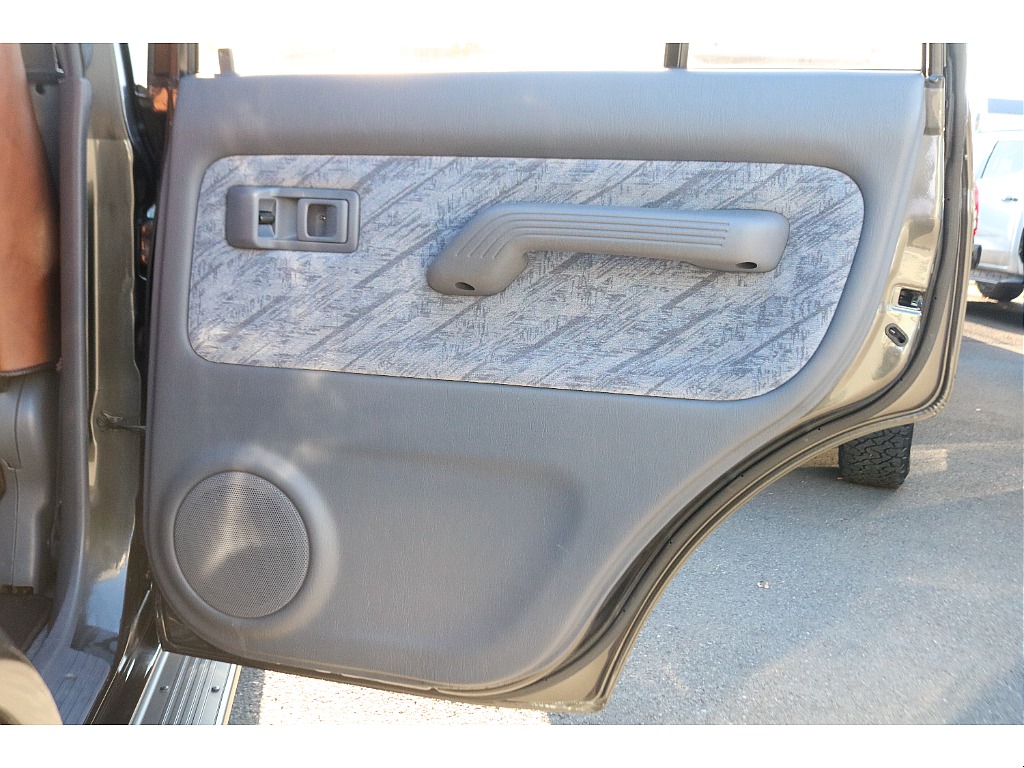 キズの付きやすい内張部分も綺麗な状態です！