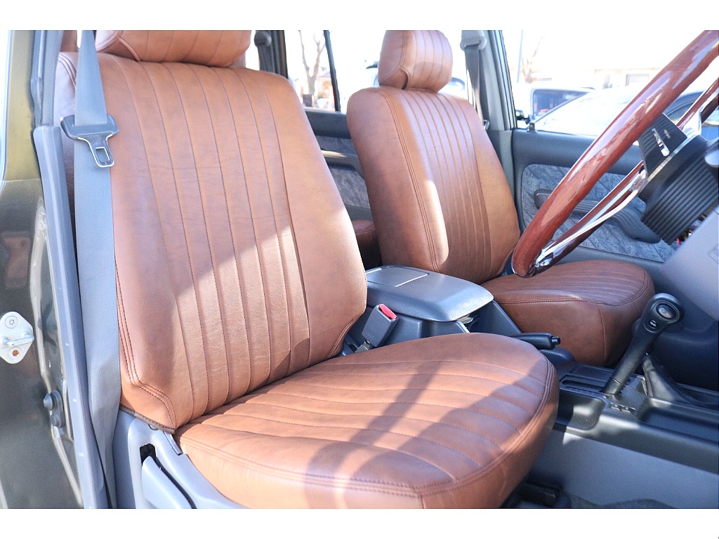 【新品】ブラウンシートカバー装着済み！レトロクラシックな雰囲気が最高です！