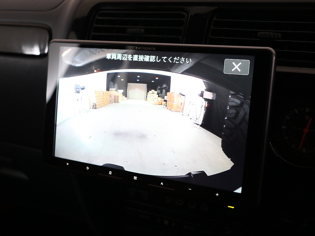 バックカメラ付きで駐車も安心！