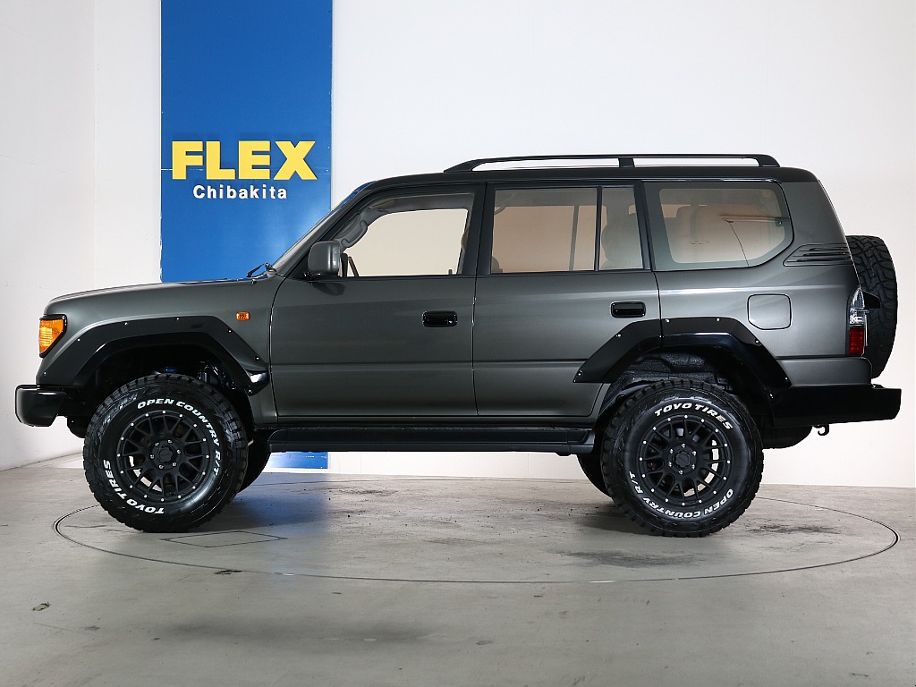 この凛々しいオーバーフェンダーが特徴の【カラーボム】いかがでしょうか？