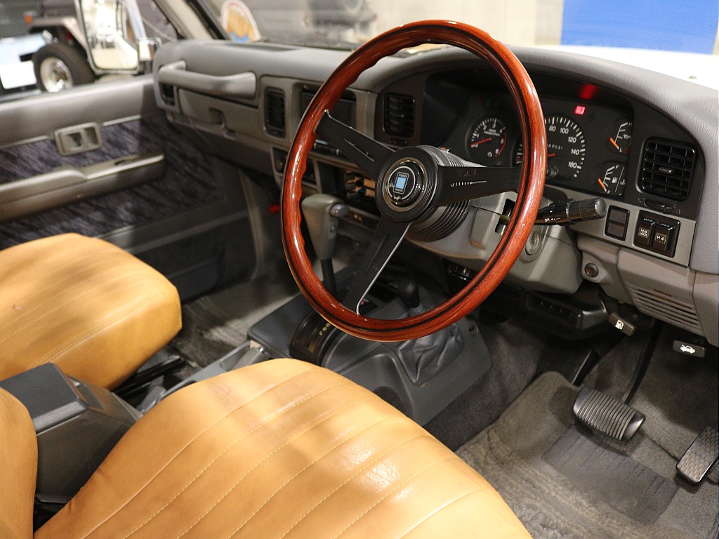 運転席に乗り込む視点に近いよう撮影に注力。