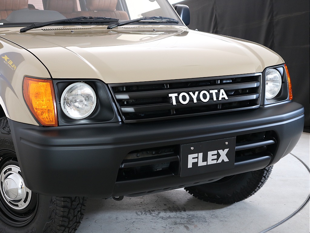 丸目ヘッドライト！横文字TOYOTAグリル！